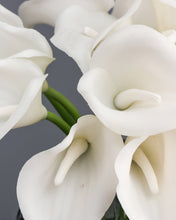 Load image into Gallery viewer, Realistic Artificial Calla Lily Bouquet
