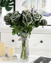 Load image into Gallery viewer, Green Artificial Velvet Rose Single Stem
