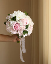 Load image into Gallery viewer, Silk Flowers DIY Bouquet Packages
