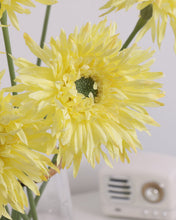 Load image into Gallery viewer, Realistic Fake Gerbera Daisies Light Yellow
